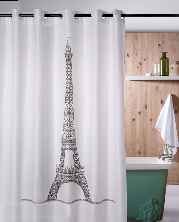 Un rideau avec un petit rappel du célèbre moment français!